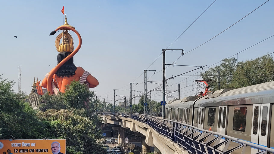 Hanuman Temple, there is a gentle giant in the New Delhi traffic